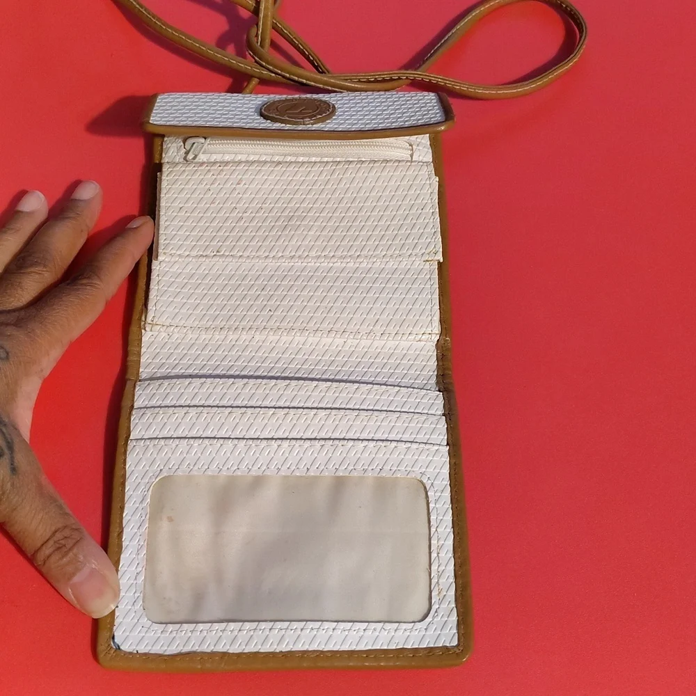 Vtg 80's Liz Claiborne Raised Logo Mini Crossbody Wallet - Picture 3 of 6